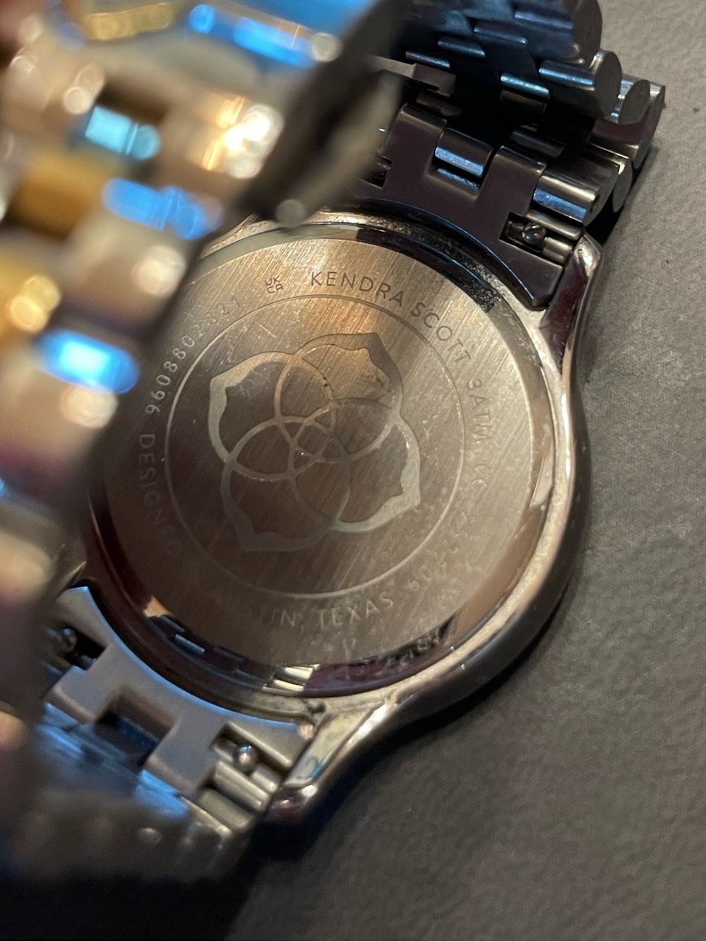 Kendra Scott Mother-of-Pearl with Diamond Watch - Picture 3 of 3